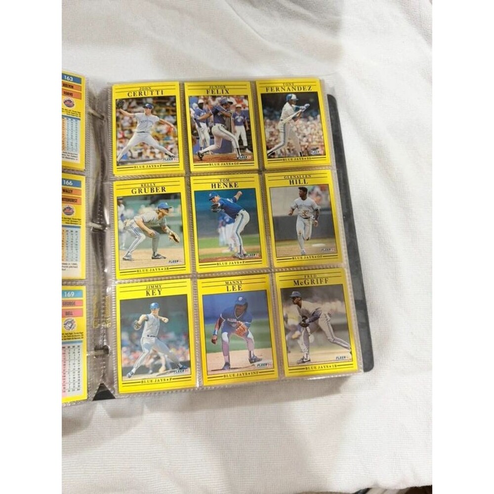 Fleer ’91 Sports Card Collection Binder – Baseball Cards - Picture 10 of 11
